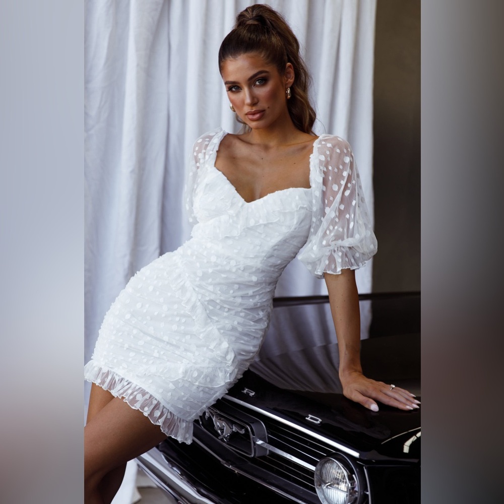 SELFIE LESLIE NWT 
La Vida Sweetheart Neckline Puff Sleeve Polka Dot Dress White